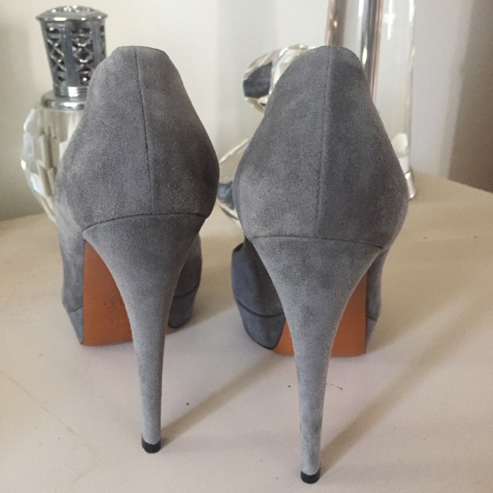 Gucci Gray Suede T-Strap Peep-Toe High Heels - Picture 5 of 8